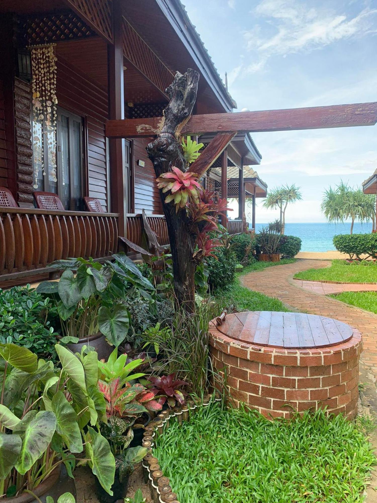 Baan Pakgasri Hideaway Hotel Koh Lanta Exterior photo