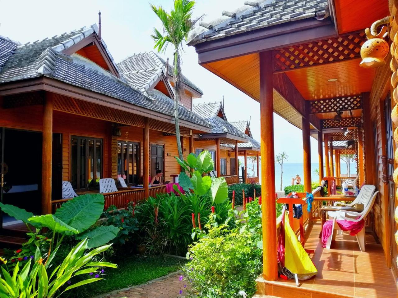 Baan Pakgasri Hideaway Hotel Koh Lanta Exterior photo